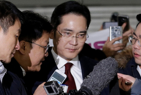 Суд отказал в ордере на арест главы Samsung